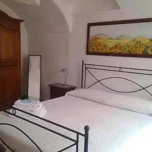 appartamento-i-girasoli-dolceacqua.hotelitalianriviera.com/